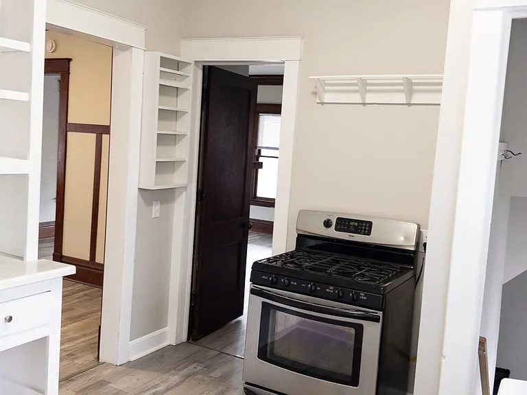 1421 Sherwood Ave — Photo 16