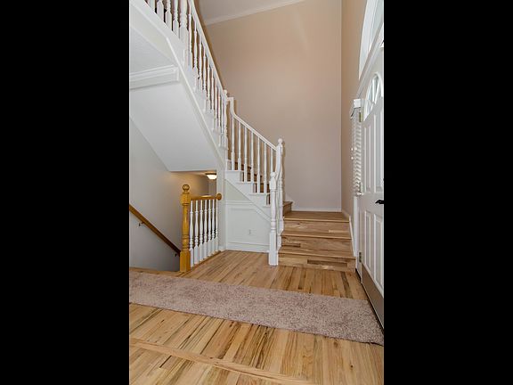 3rd image of 1017 W Country Villa Ln