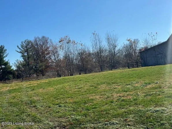 5402 Angus Ct, Louisville, KY 40272