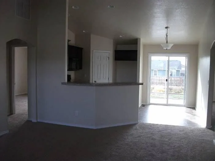 11415 Willamette Way — Photo 8