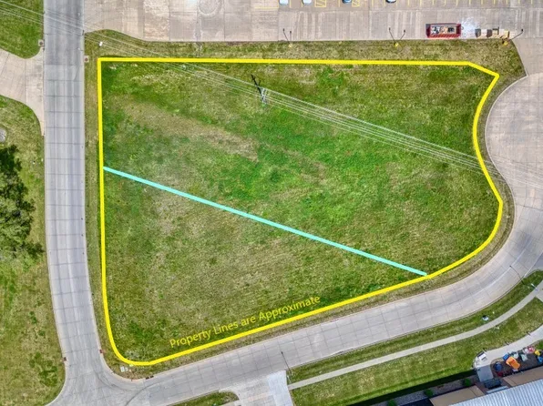 SE 9th St, Pella, IA 50219