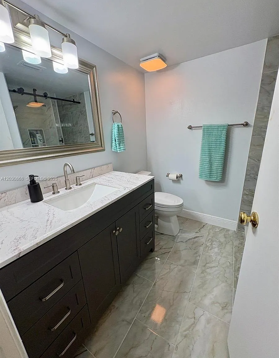 2 bed, 805 sqft, $2,000 — Photo 3