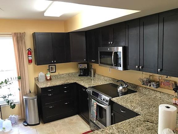3rd image of 10431 Englishman Dr