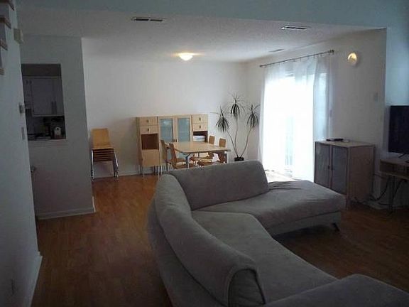 2nd image of 5089 Heathglen Cir