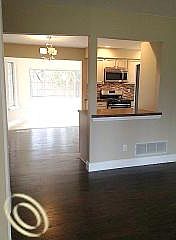 3rd image of 4655 Vandalia St