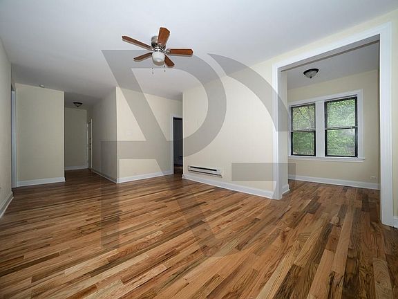 5th image of 3720 N Pine Grove Ave #3728E1