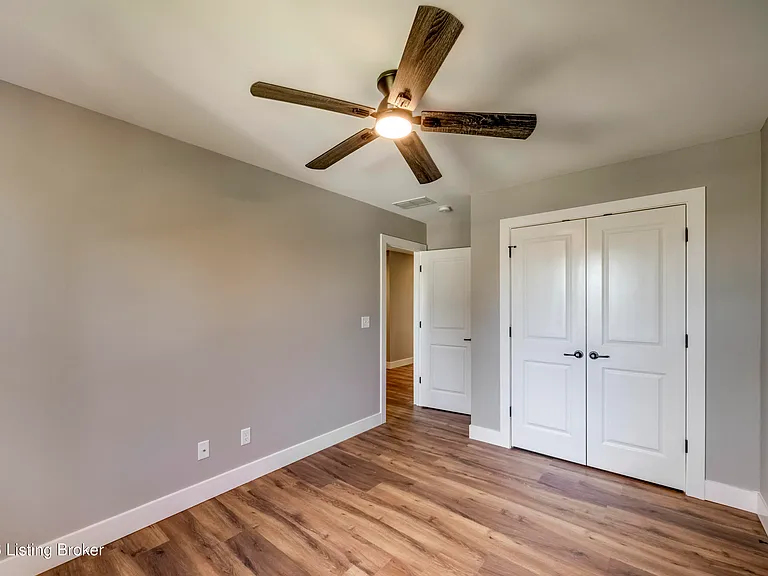 114 N Elm Grove Ave — Photo 33