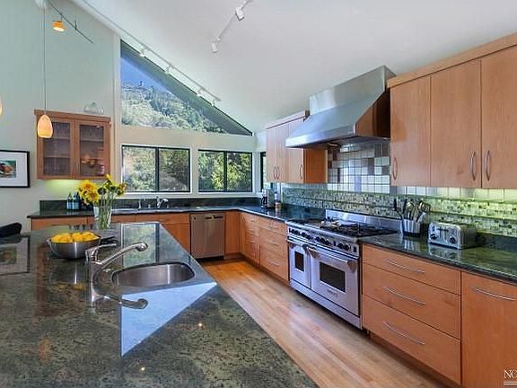 3rd image of 302 Madrone Ave