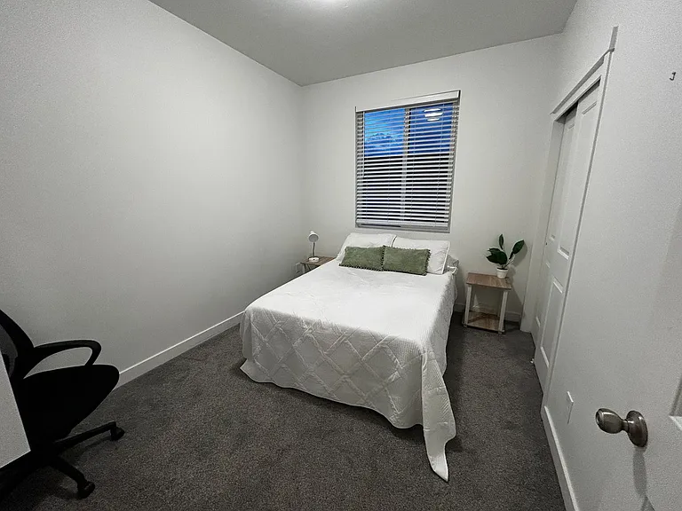 531 S 1040 W — Photo 2