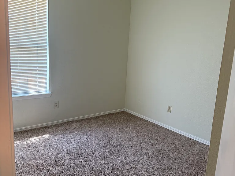 1808 Southcrest Dr #1808 — Photo 5