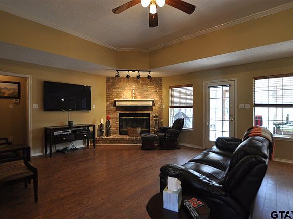 2nd image of 6821 Hill North Dl