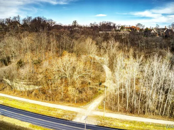 1141 Greens Bottom Rd, Saint Charles, MO 63304
