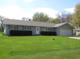 14N562 Oliver Dr, Elgin, IL 60124