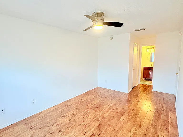 4124 Pershing Pointe Pl — Photo 11