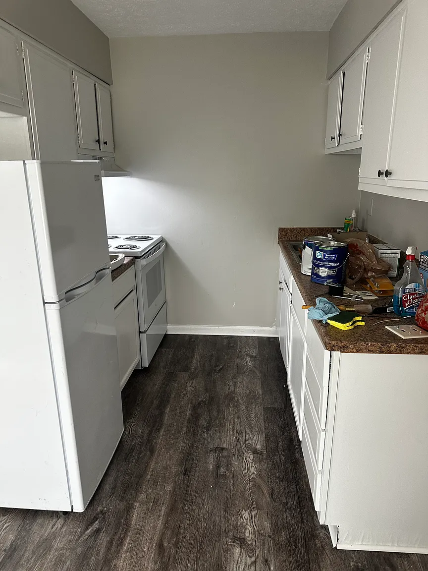 3403 Lesway Ct APT 6 photo 1