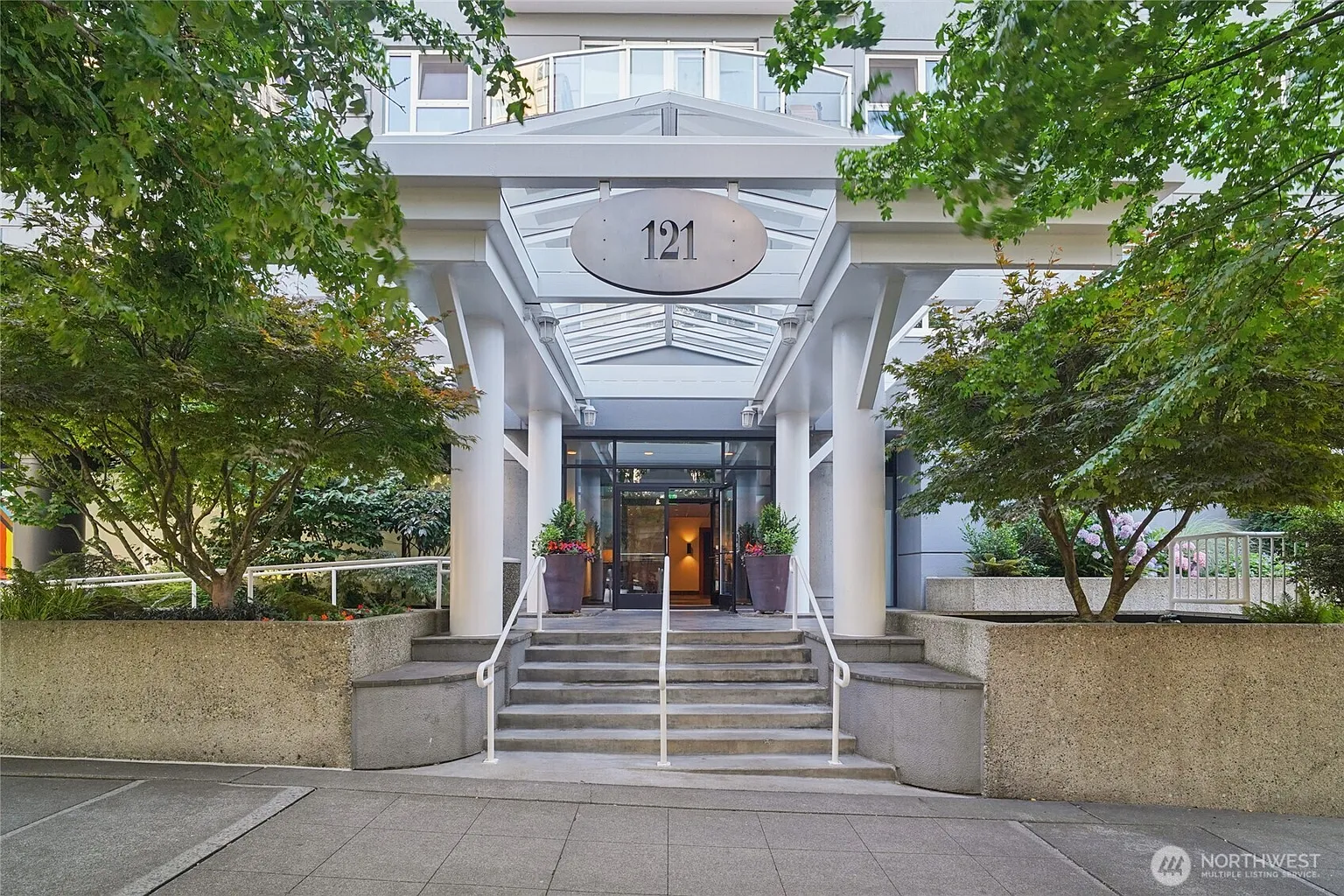 121 Vine Street #402 photo 1