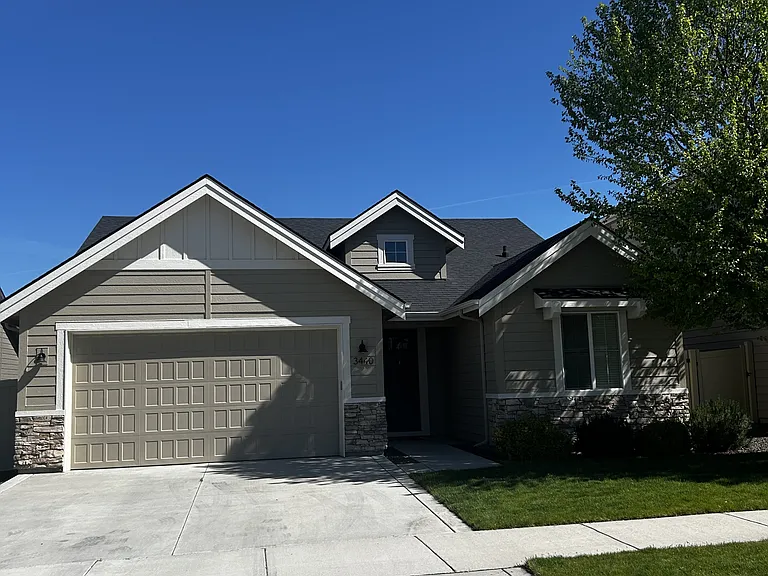 3440 E Girdner Dr — Photo 2