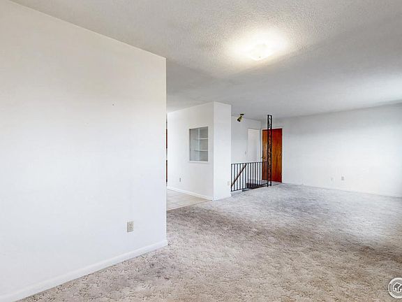 4th image of 412 36th Ave Ct