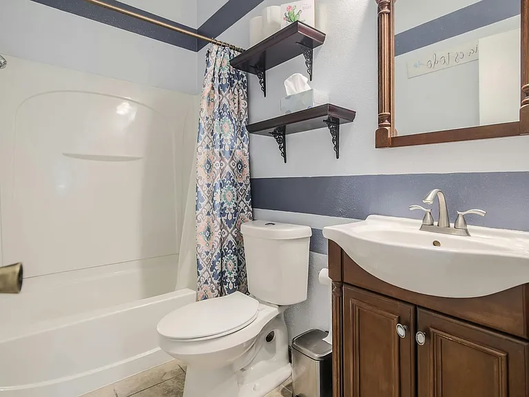 709 Sapling Cv — Photo 23
