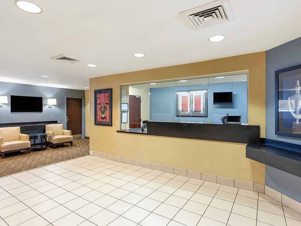 Lobby and Guest Check-in