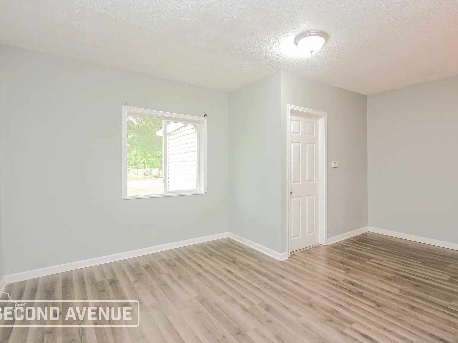 3 bed, 1.5 bath, 1409 sqft, $1,450 — Photo 2