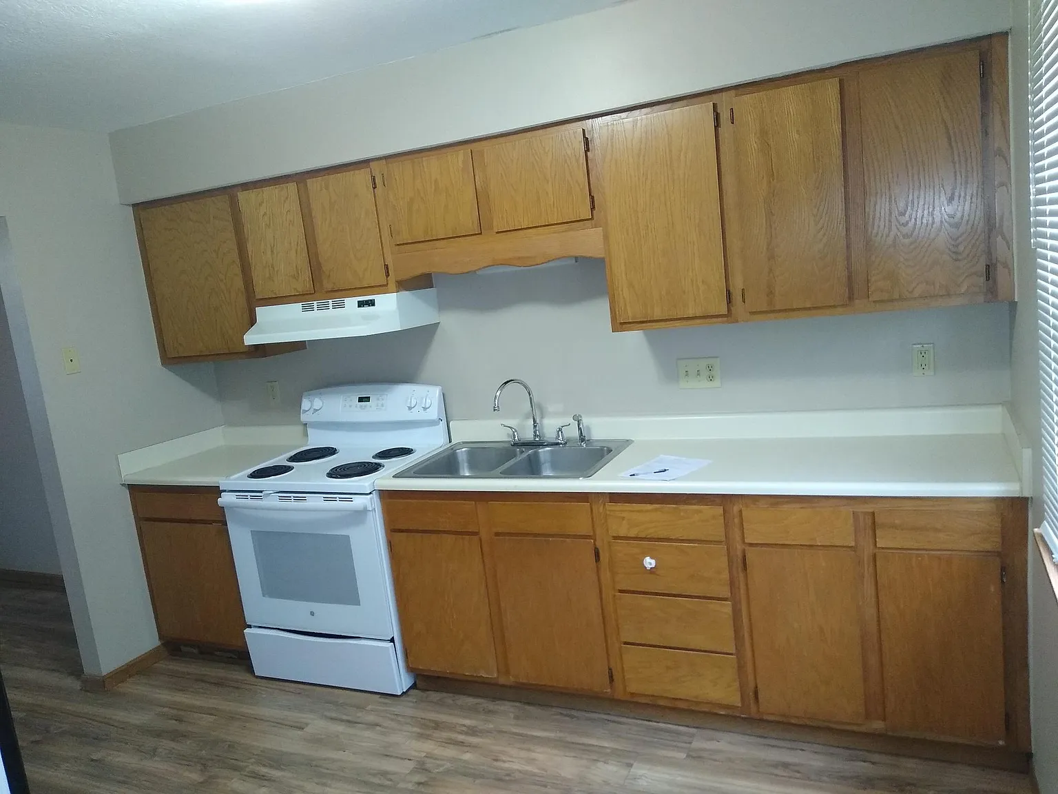 2 bed, 784 sqft, $1,050 — Photo 4