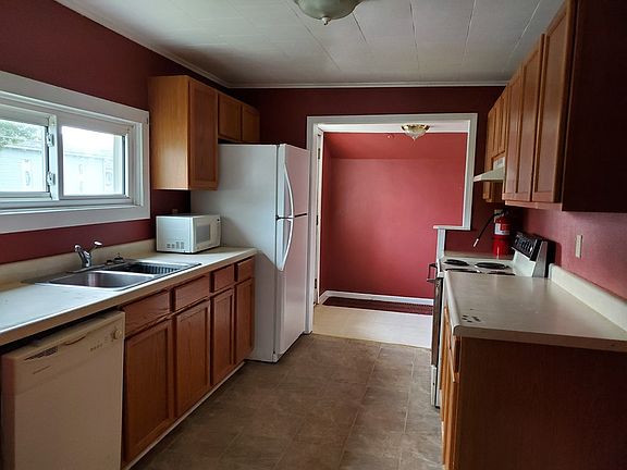4th image of 401 Linn St