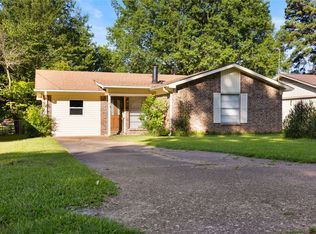 417 Carroll Ave, Wake Village, TX 75501