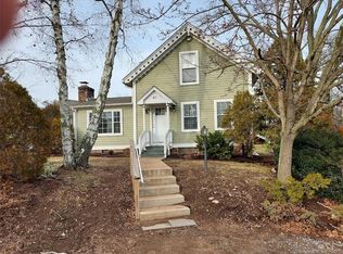 61 Ferry Rd, Old Saybrook, CT 06475
