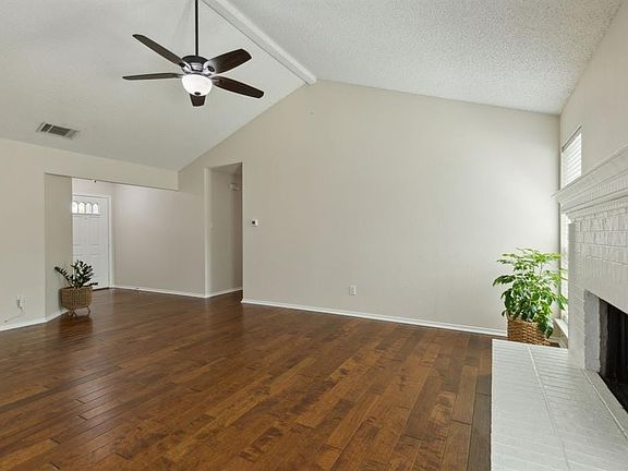 5th image of 118 Woodcreek Dr