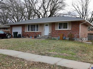 7721 Hickory Ln, Lincoln, NE 68510