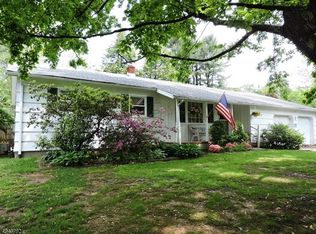 84 Oakdale Rd, Chester, NJ 07930