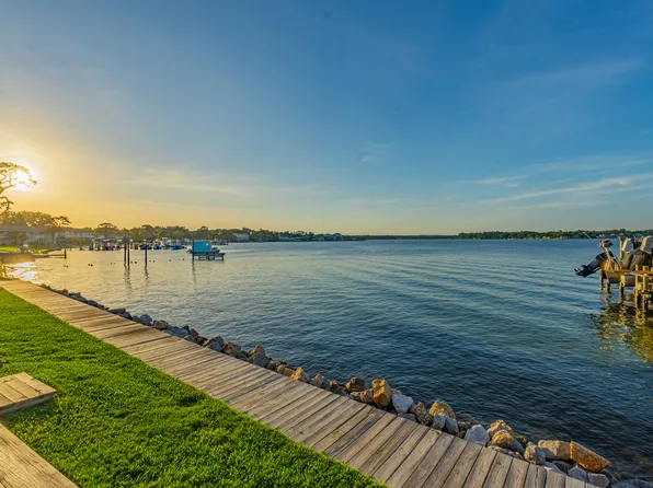 810 Eglin Pkwy NE, Fort Walton Beach, FL