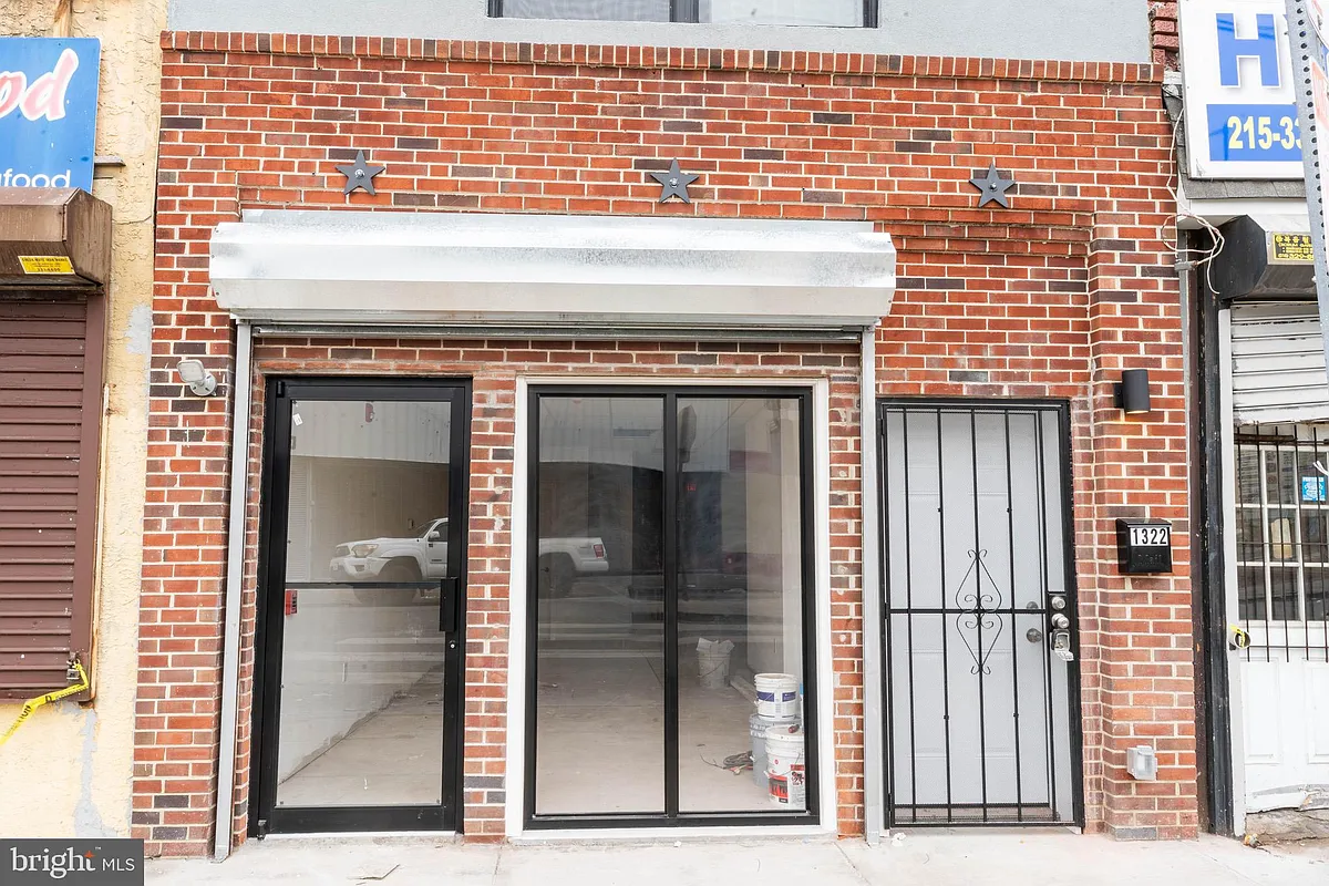 Building Photo - 1322 S 21st St
