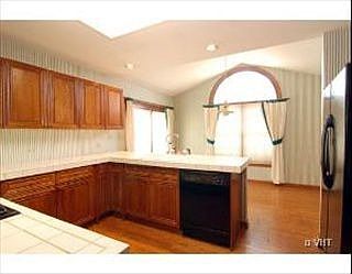 5th image of 703 Wysteria Dr