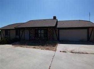 11430 Hemlock Rd, Hesperia, CA 92345