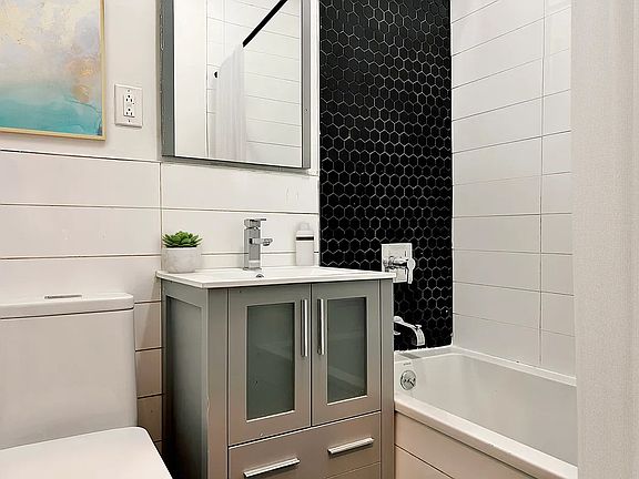 5th image of 470 W 141st St #1E