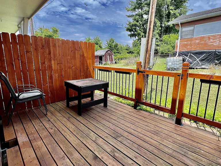 10 Dorsey Ln #1 — Photo 14