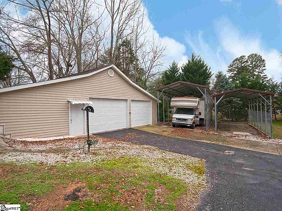 5th image of 110 Donna Marie Dr