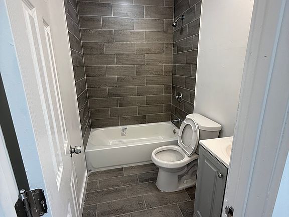 2nd image of 513 S 16th St Floor 1