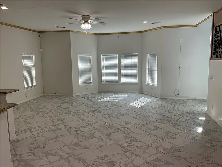 7834 Wolfield Ln — Photo 4