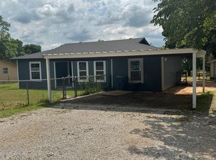 120 Live Oak St, Azle, TX 76020