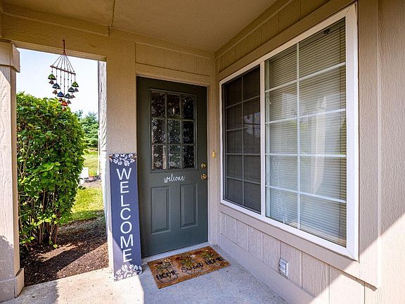 4th image of 6575 Pondfield Ln