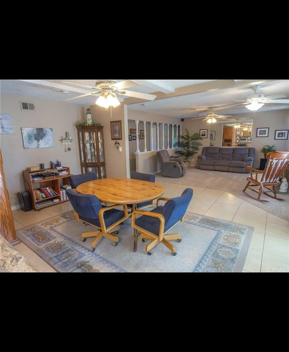4 bed, 1555 sqft, $4,550 — Photo 2