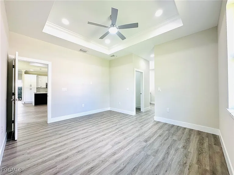 771 Gaylord Ave S — Photo 12