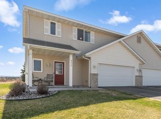 4312 Blakewood Dr, Shakopee, MN 55379