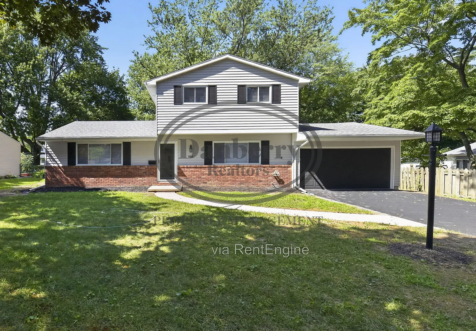 4 bed, 2.0 bath, 1487 sqft, $2,400 — Photo 1