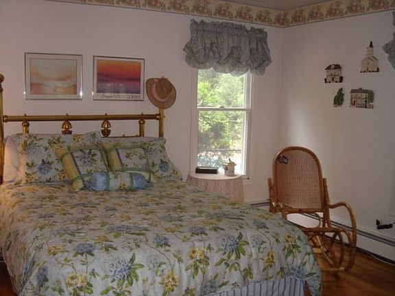 4th image of 100 Sycamore Dr
