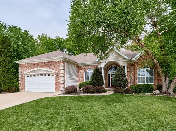 38 Silent Brook Ct, Lake Saint Louis, MO 63367