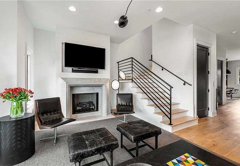 661 Auburn Ave NE #16 — Photo 9